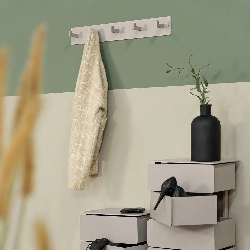 Sivo-béžový kovový nástenný vešiak Leatherman – Spinder Design