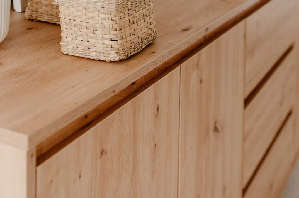 Široká komoda Korsika, dub artisan