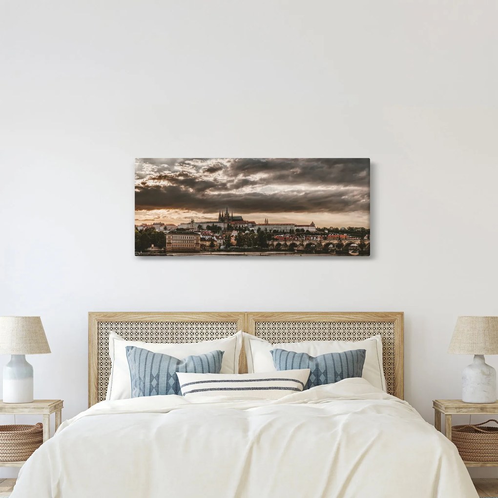 Obraz - zamračená Praha (120x50 cm)