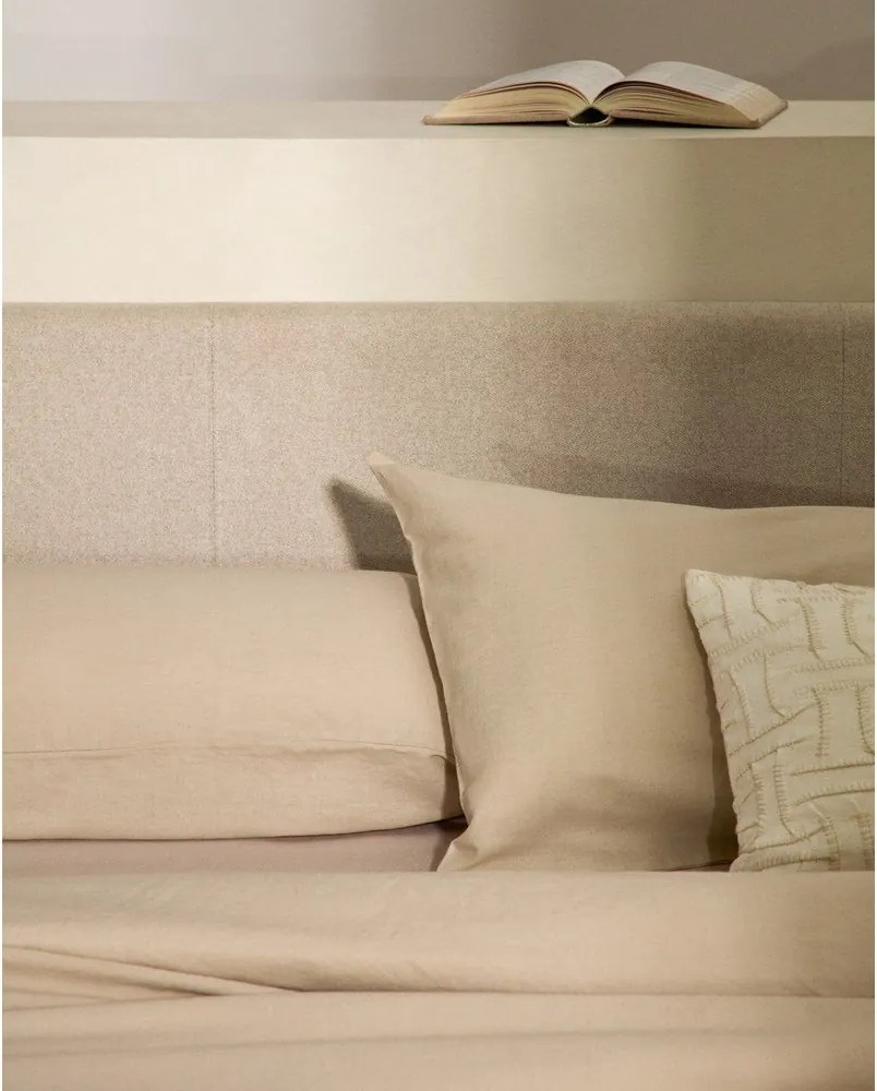 Béžová čalúnená dvojlôžková posteľ s úložným priestorom s roštom 180x200 cm Nahiri – Kave Home