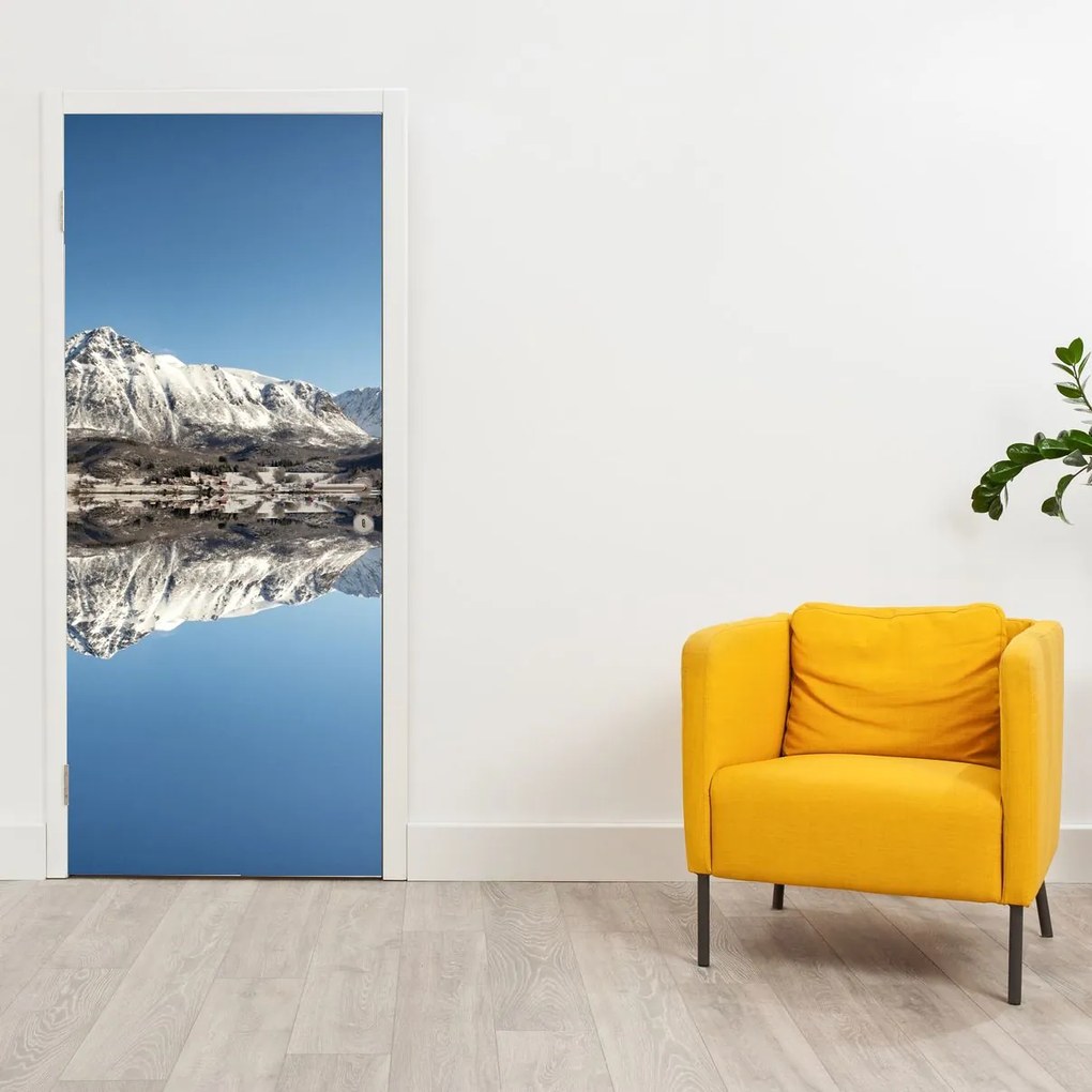 Fototapeta na dvere - Hory a ich odraz (95x205cm)