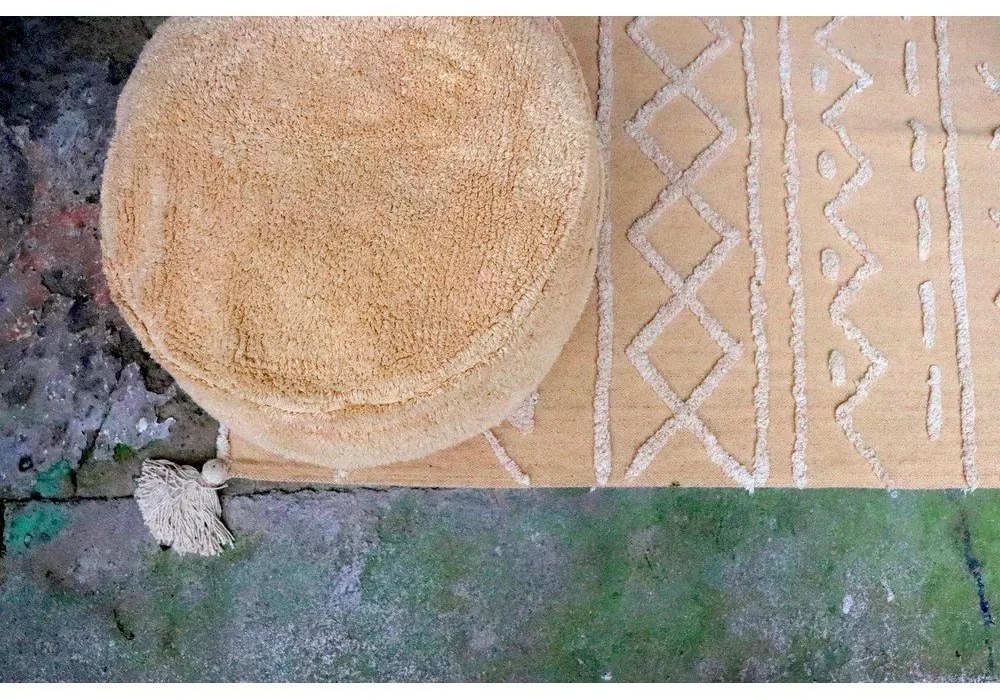 Okrovožltý taburet Chill Honey – Lorena Canals