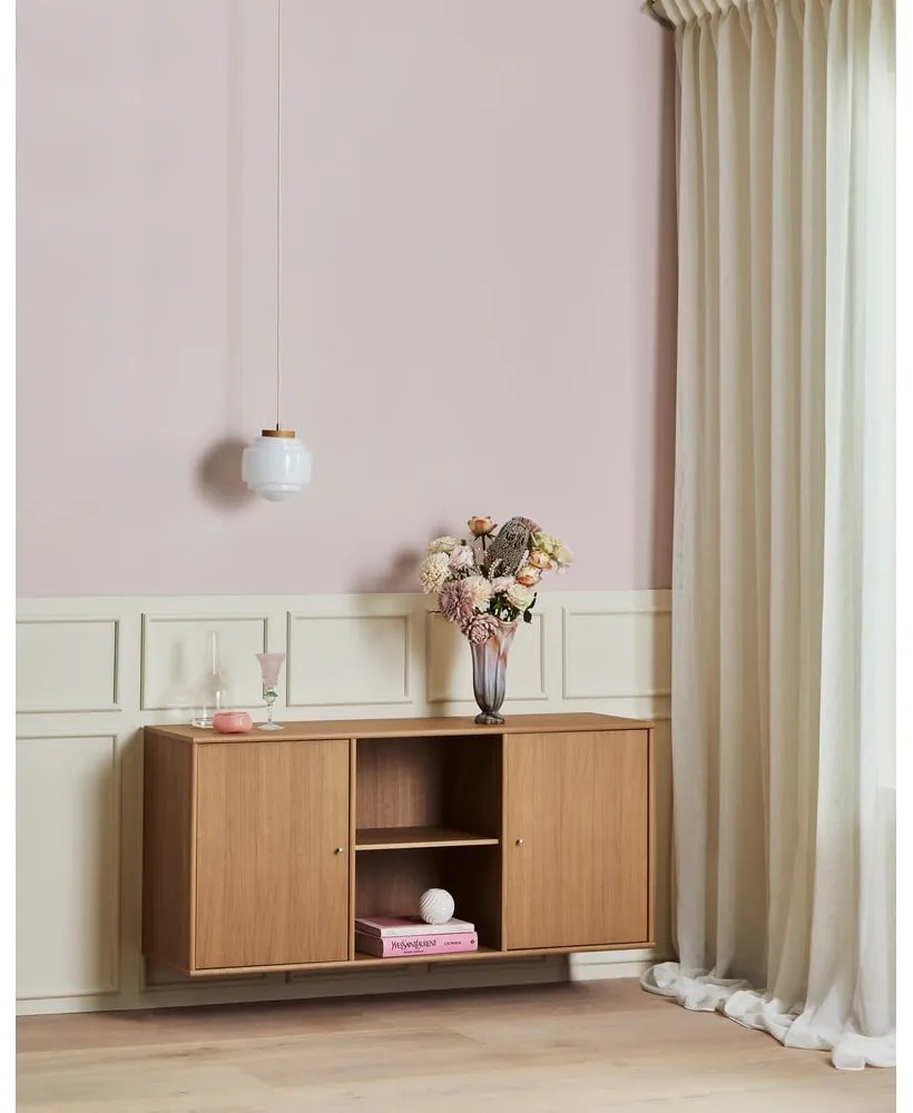 Nízka závesná komoda v dekore duba v prírodnej farbe 133x61 cm Mistral – Hammel Furniture