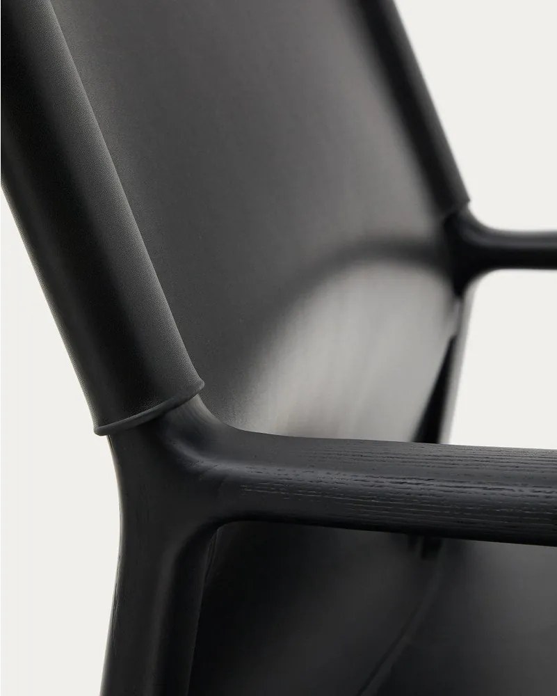 Čierne kožené kreslo Jan – Kave Home