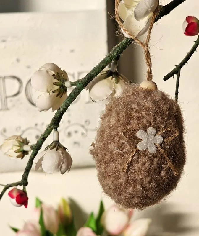 Hnedé závesné veľkonočné plstené vajíčko Magiccal - Ø 5*7 cm