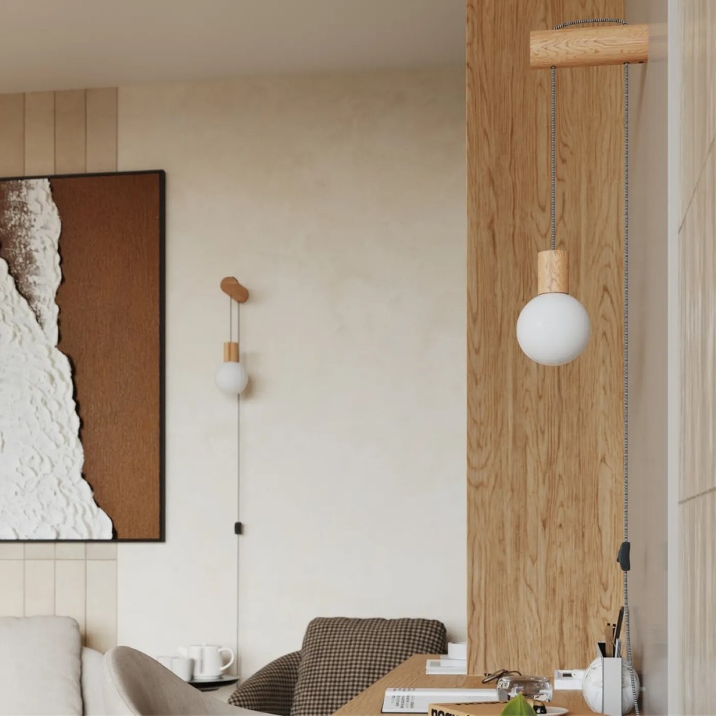 Nástenné svietidlo Nimbi, 1x biele sklenené tienidlo, drevo