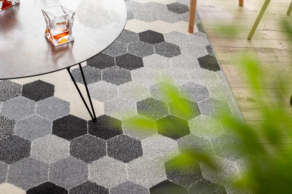 Koberec HEOS 78537 sivo / krémový HEXAGON