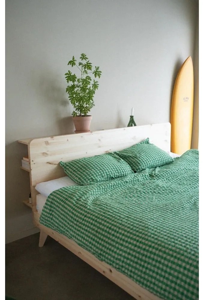 Dvojlôžková posteľ z borovicového dreva s roštom 160x200 cm Retreat – Karup Design