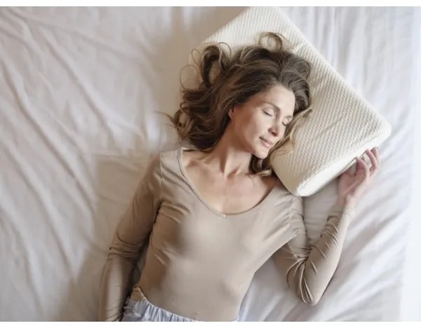 CONNECT IT CFH-6020-WH - Anatomický vankúš Taurus biely