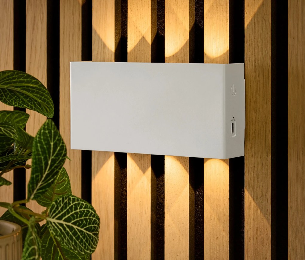 Nástenné LED svietidlo na batérie