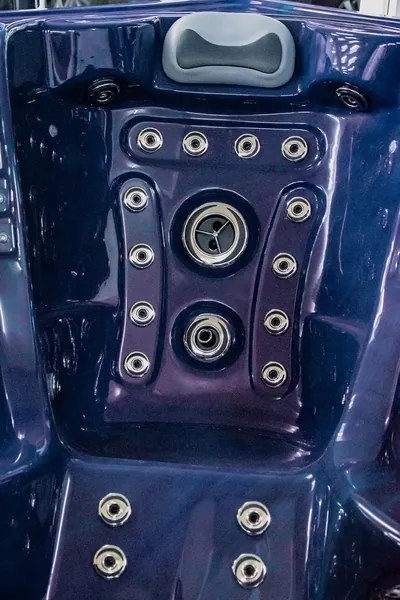 Akrylátová vírivka Everest - vystavený model, farba akrylu mramorovo-modrá, farba bočnice hnědá