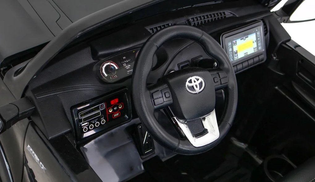 Ramiz Pickup Toyota Hilux čierny