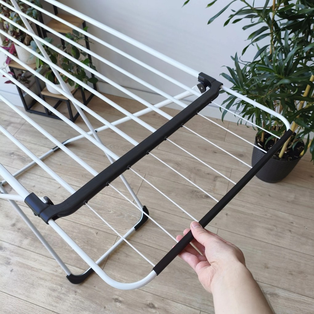 Sušák na prádlo Aria černobílý