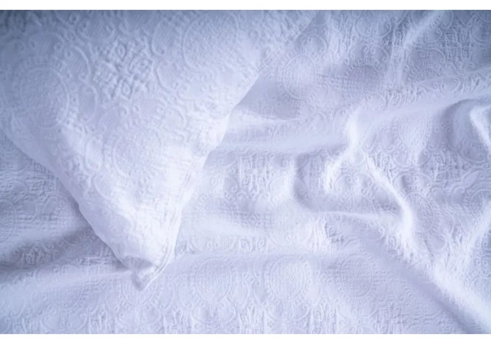 Biela súprava prikrývky a obliečky na vankúš zo žakára 240x260 cm Jacquard – Mila Home Luxury