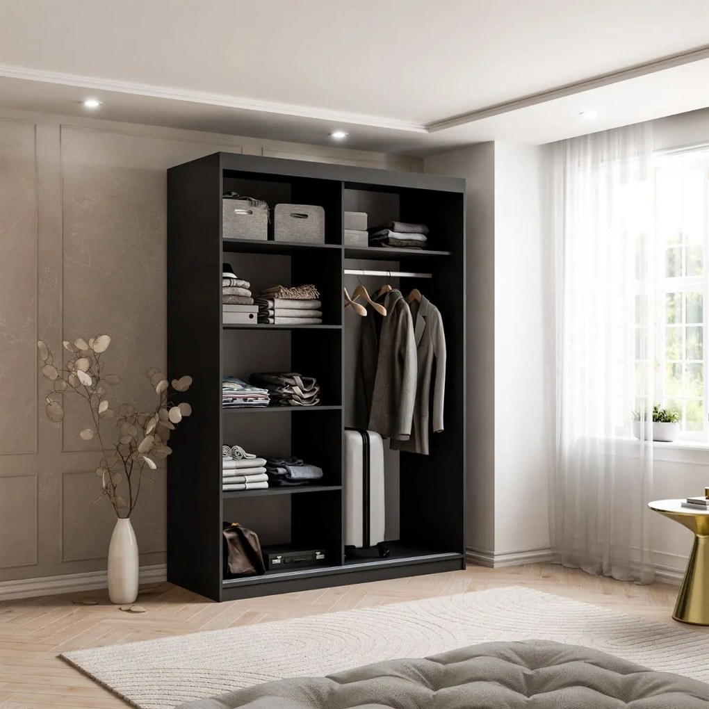 ŠATNÍKOVÁ SKRIŇA S POSUVNÝMI DVERAMI CYNTIA ČIERNA + ZLATÉ LIŠTY 150 cm