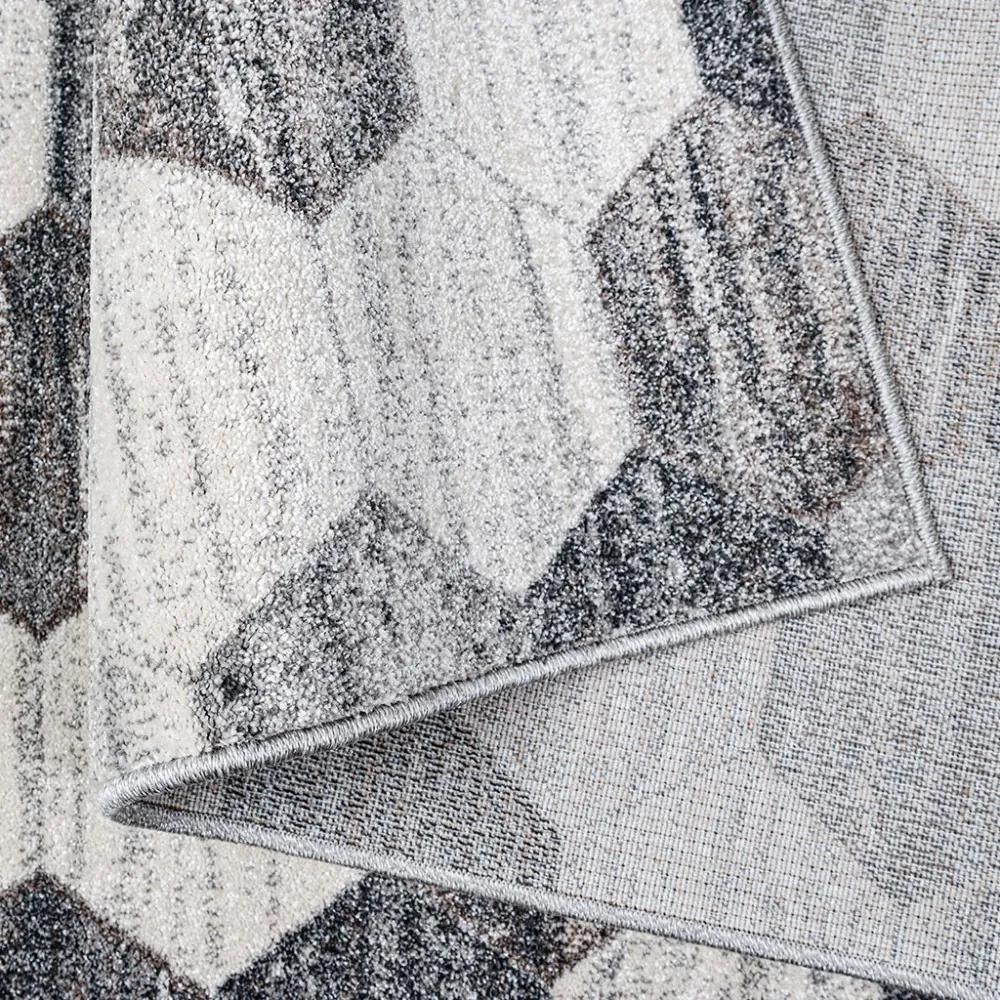 Štýlový koberec do každej izby v sivej farbe