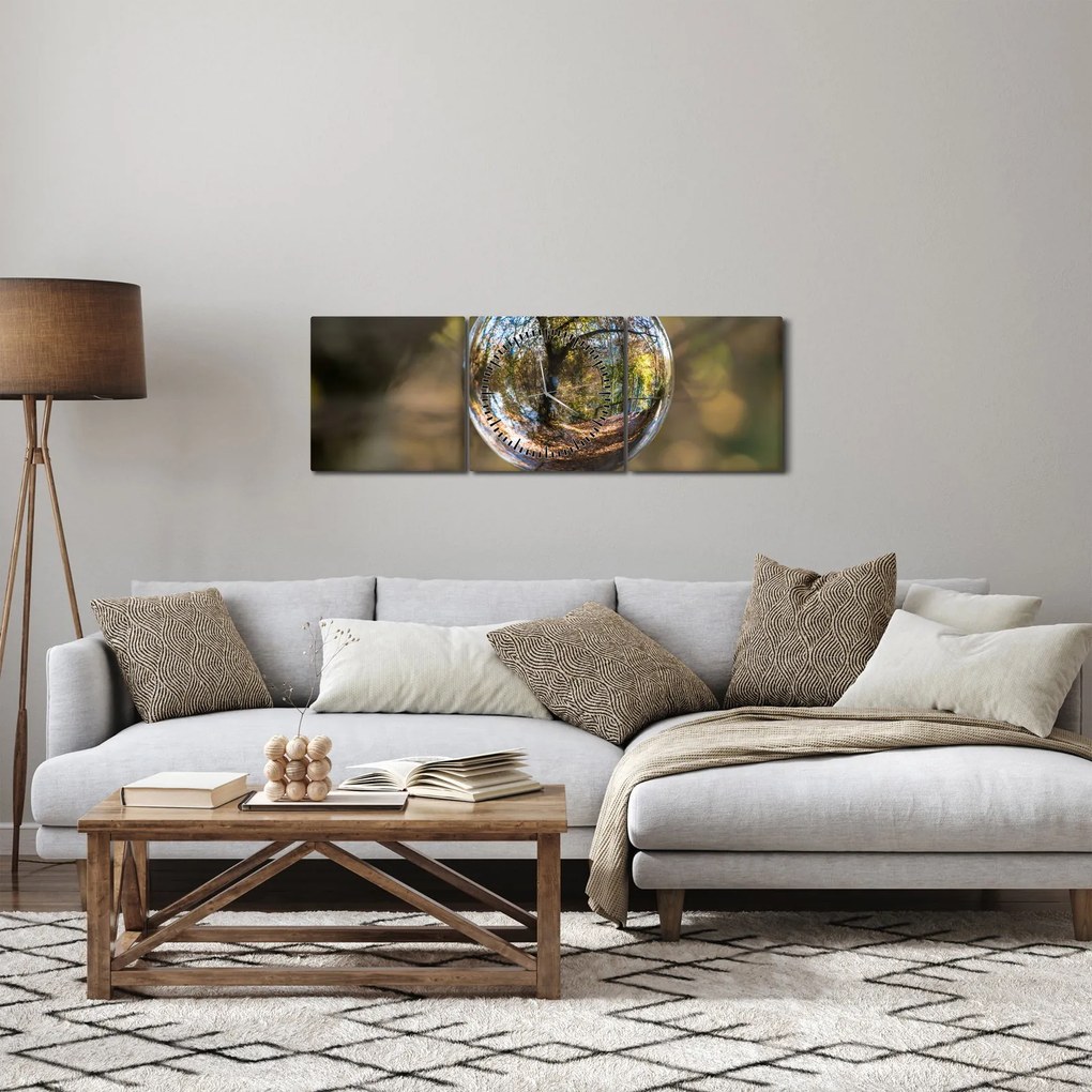 Obraz - Odraz v sklenenej guli (s hodinami) (90x30 cm)
