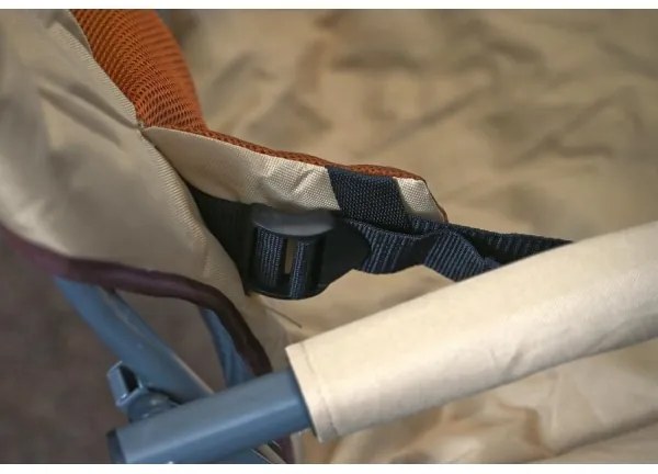 Skladacia kempingová stolička hnedá