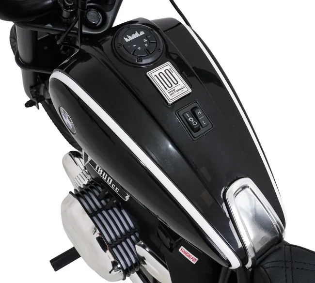 Elektrická motorka BMW R18 čierna