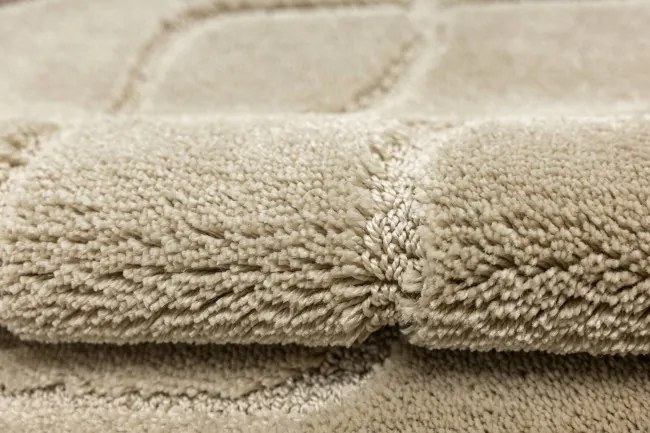 Kúpeľňový koberček Ivona svetlobéžový, línie