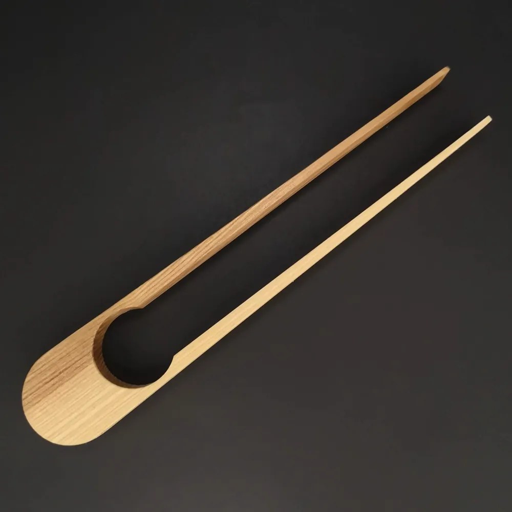 AMADEA Drevené servírovacie kliešte, masívne drevo, dĺžka 28 cm