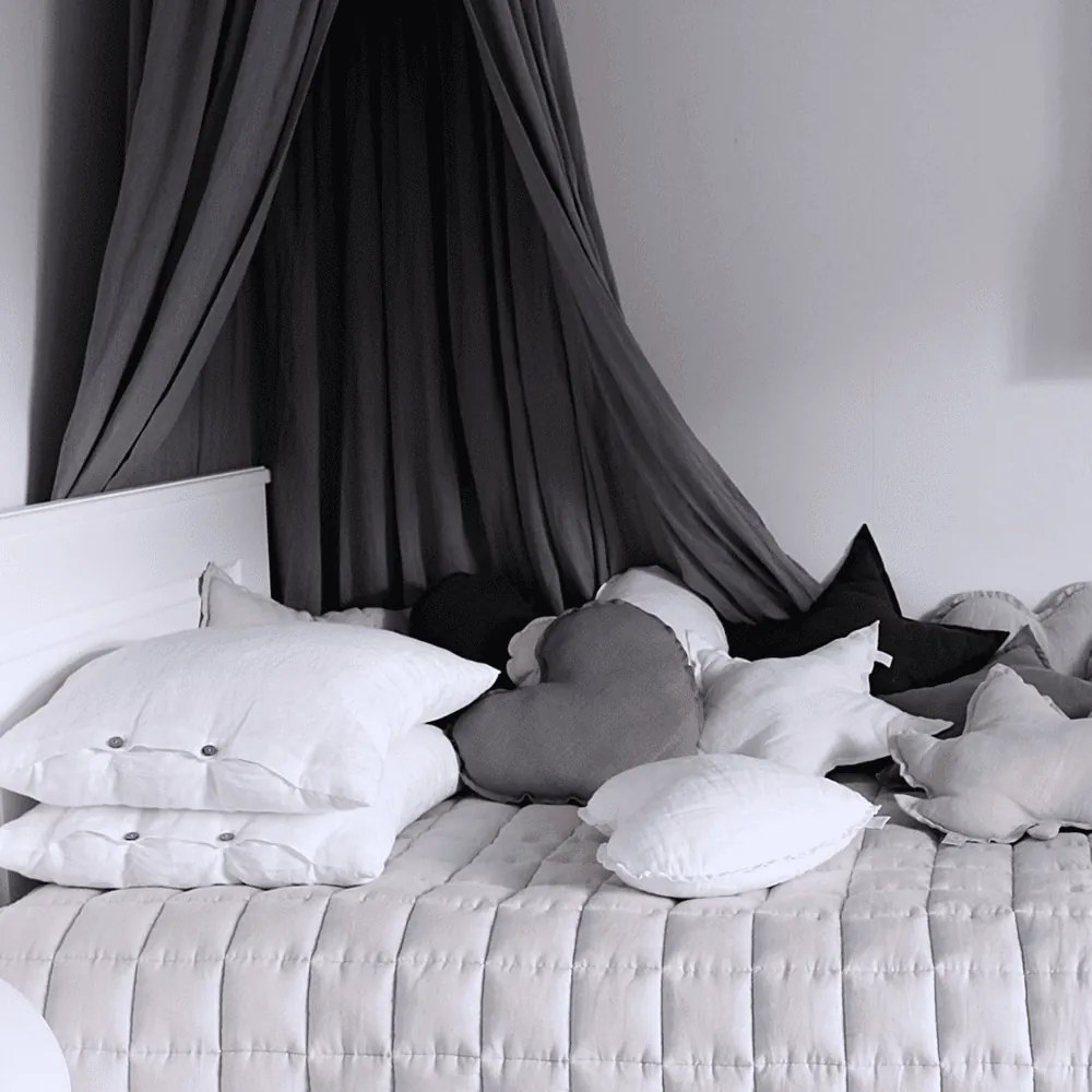 Ľanový vankúš srdca biela 44cm