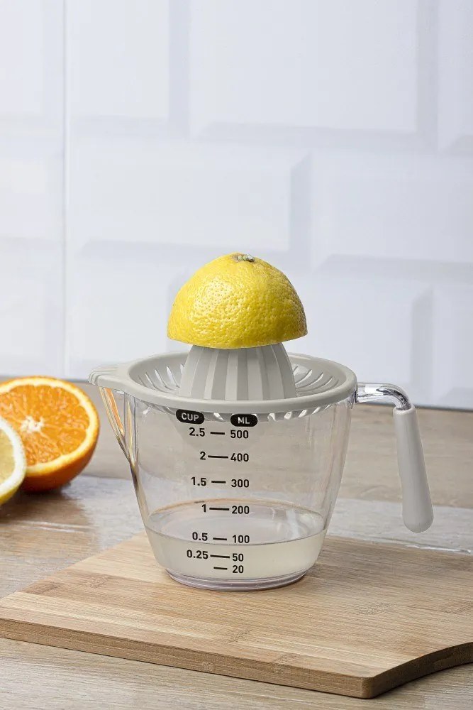 Plastový džbán s odmerkou a odšťavovačom 0,5 l svetlobéžová