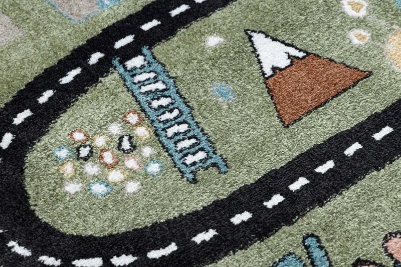 Dywany Łuszczów, Detský kusový koberec Fun Route Street animals green, 180x270, zelená, detská izba