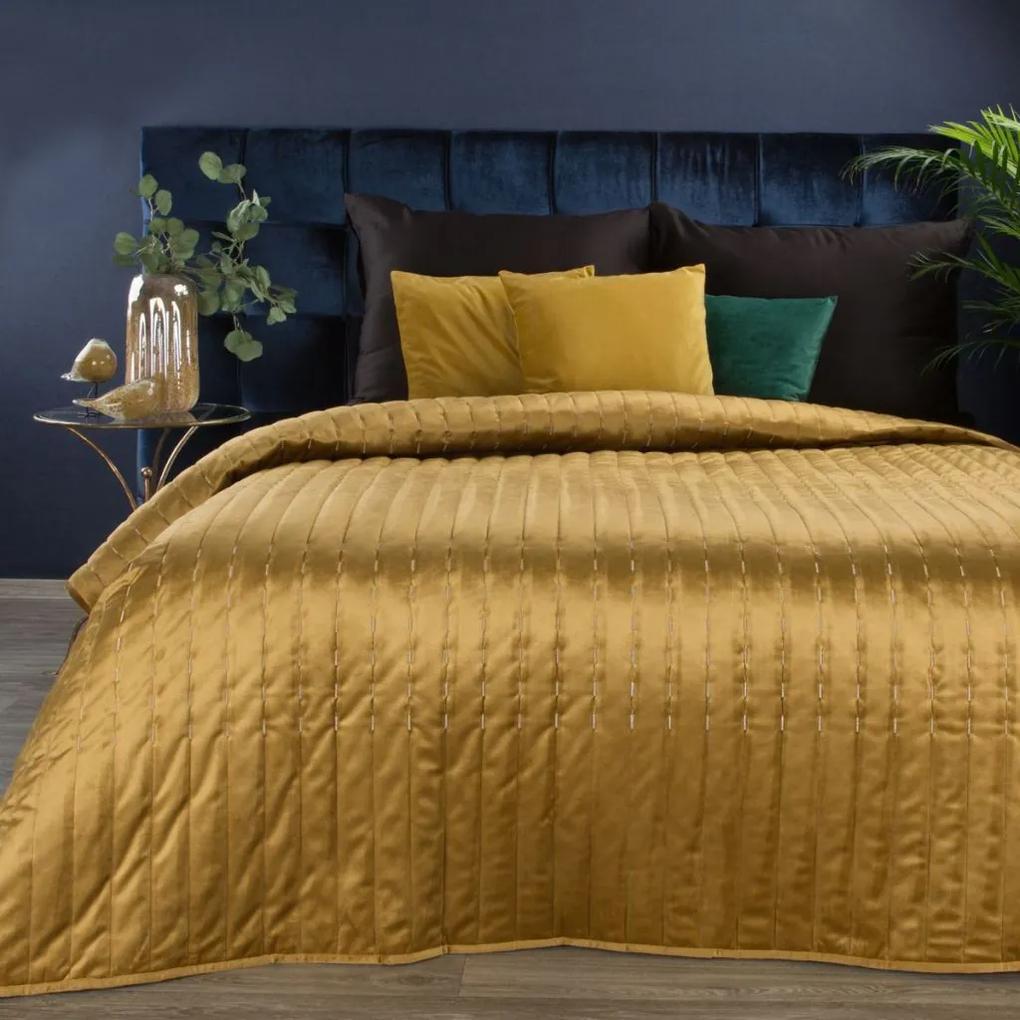 Luxusný zlato žltý zamatový prehoz na posteľ