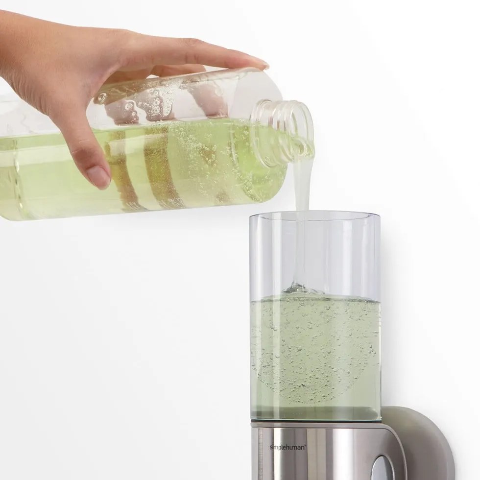 Nástenný dávkovač mydla z nerezovej ocele v striebornej farbe 440 ml - simplehuman