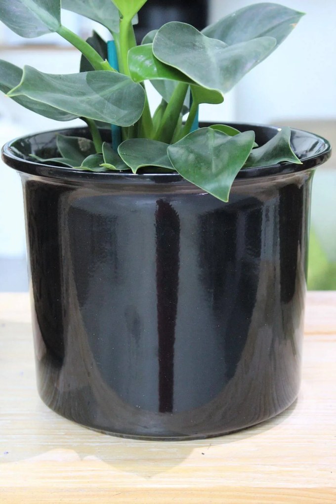 Čierny keramický kvetináč okrúhly 21cm