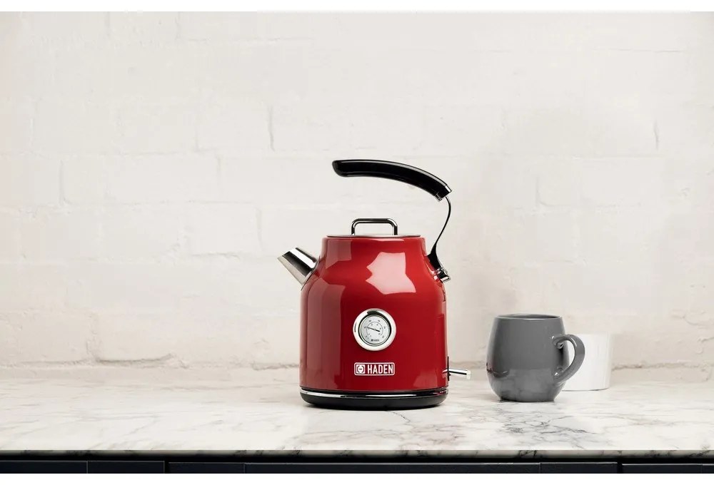 Červená rýchlovarná kanvica 1,7 l Dorset Putty – Haden