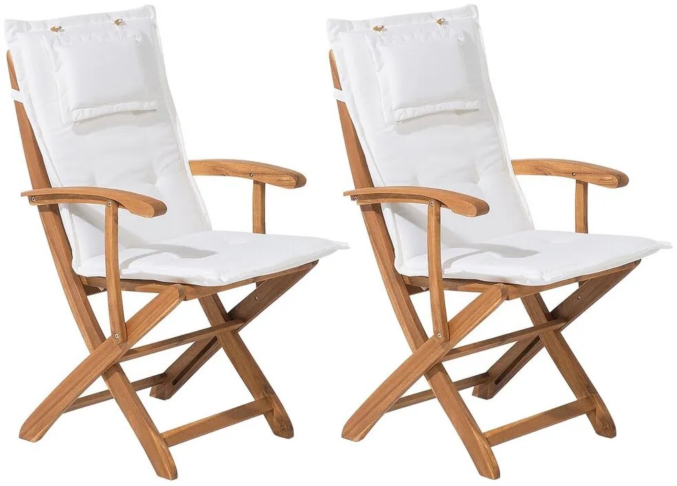 Sada dvoch záhradných stoličiek s bielymi vankúšmi MAUI Beliani