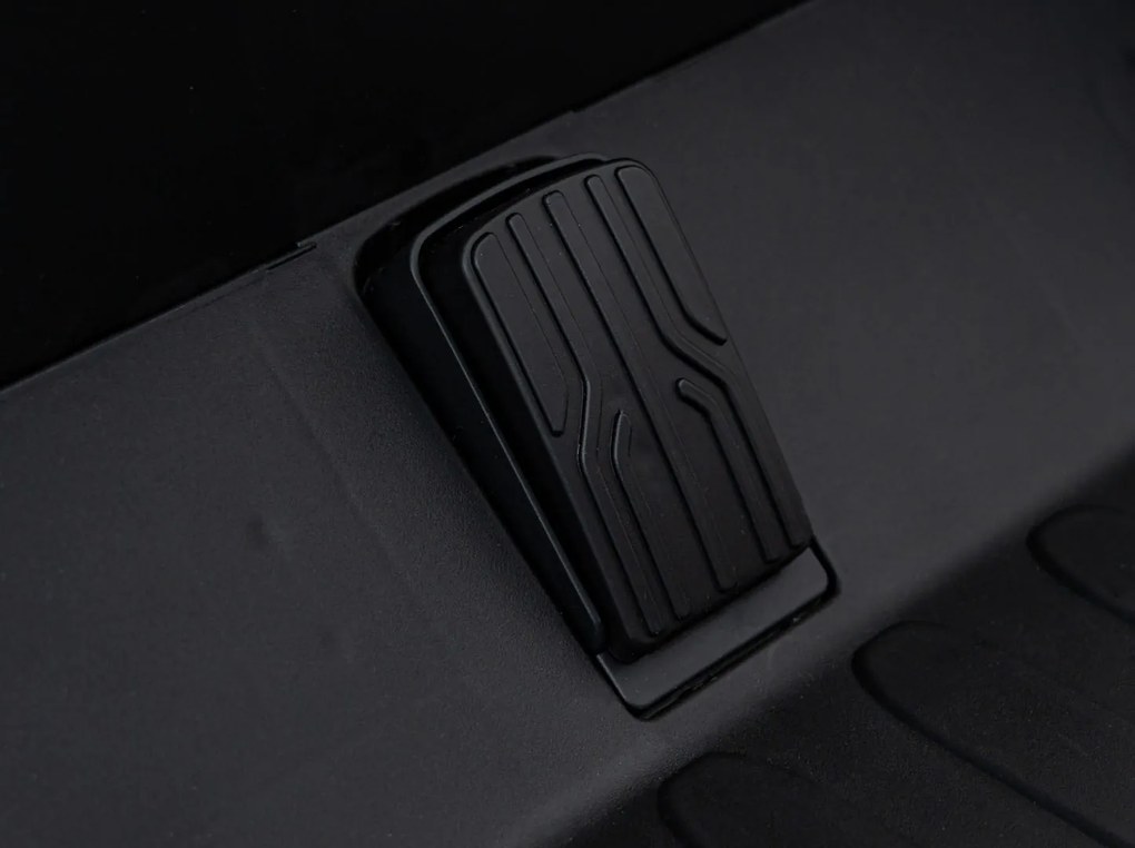 Ramiz Champion Pick-Up Vehicle Biela