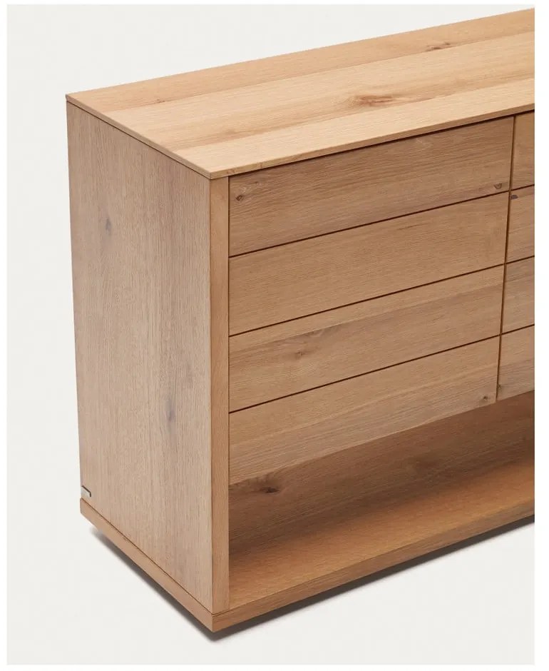 Nízka komoda v dekore duba v prírodnej farbe 200x74 cm Alguema – Kave Home