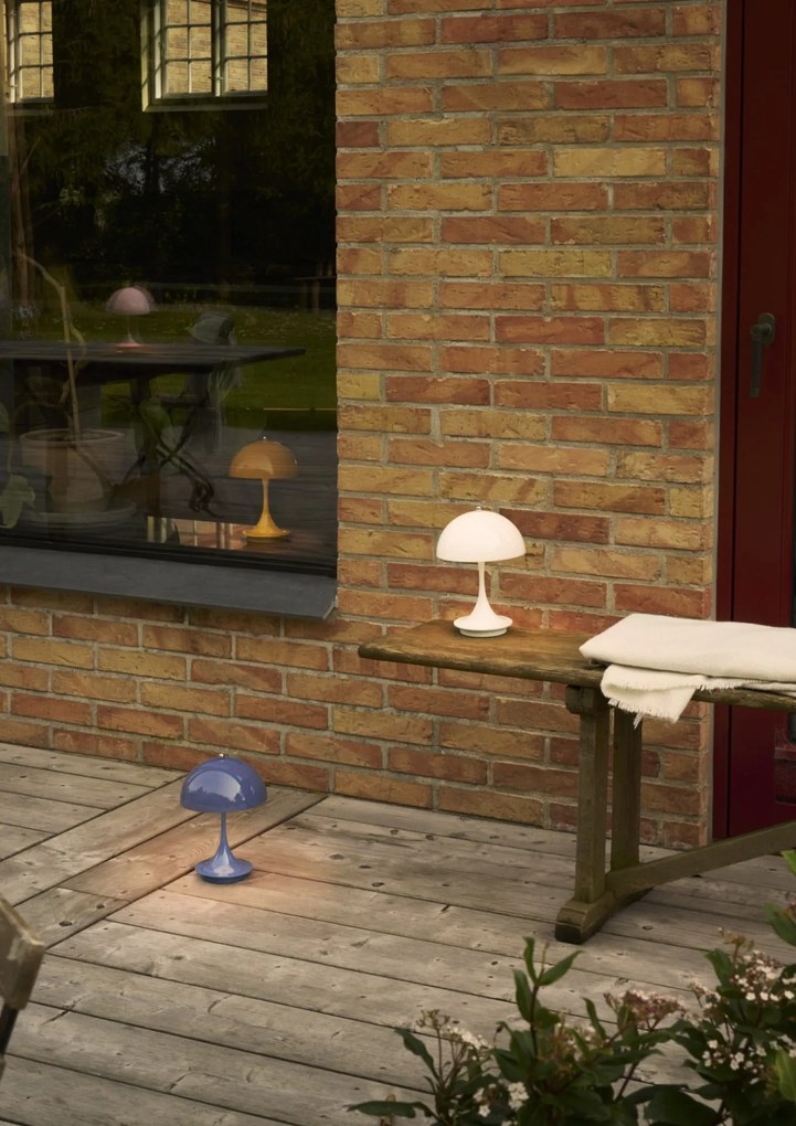 Louis Poulsen Prenosná lampa Panthella 160 V3 Opal White