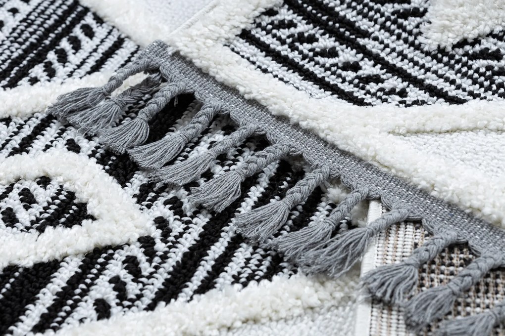 Koberec MAROC P662, čierno-biely, vzor diamant,Marocký Shaggy