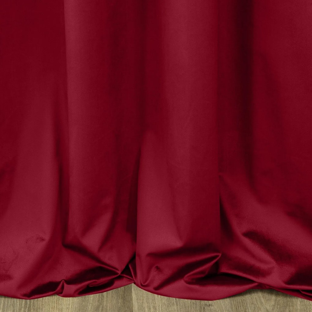 ZATEMŇOVACÍ ZÁVES NA PÁSKE PIERRE CARDIN SIBEL 140 X 270 CM BORDOVÁ