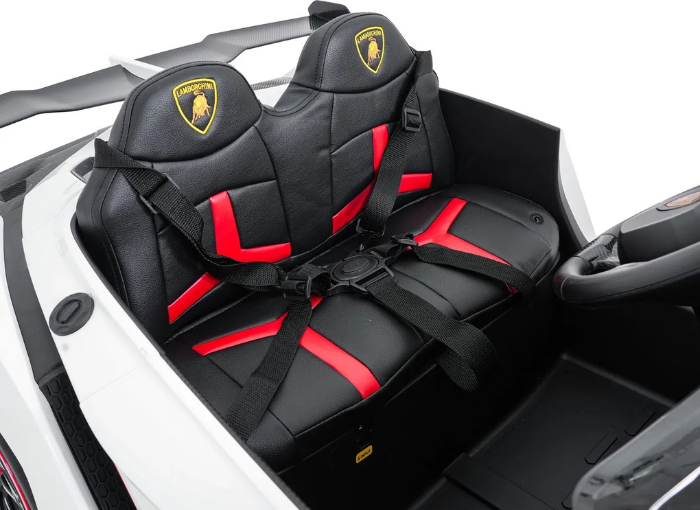 Ramiz Lamborghini Veneno Biele vozidlo