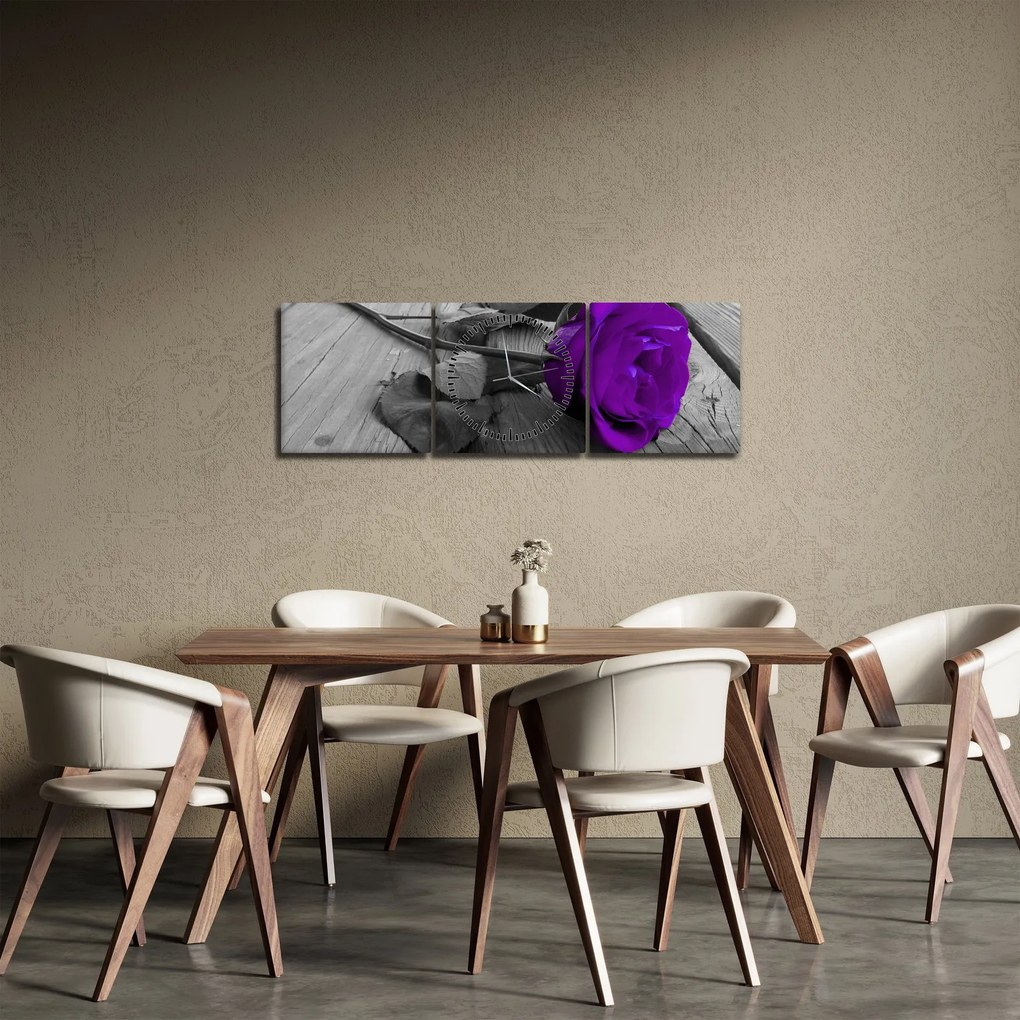 Obraz - Fialová ruža so zelenou stonkou (s hodinami) (90x30 cm)