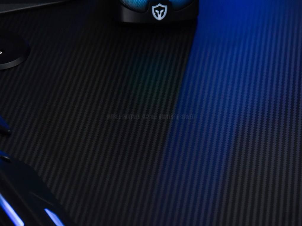 PC stolík Matts Led (čierna). Akcia -20%. Vlastná spoľahlivá doprava až k Vám domov. 1109786
