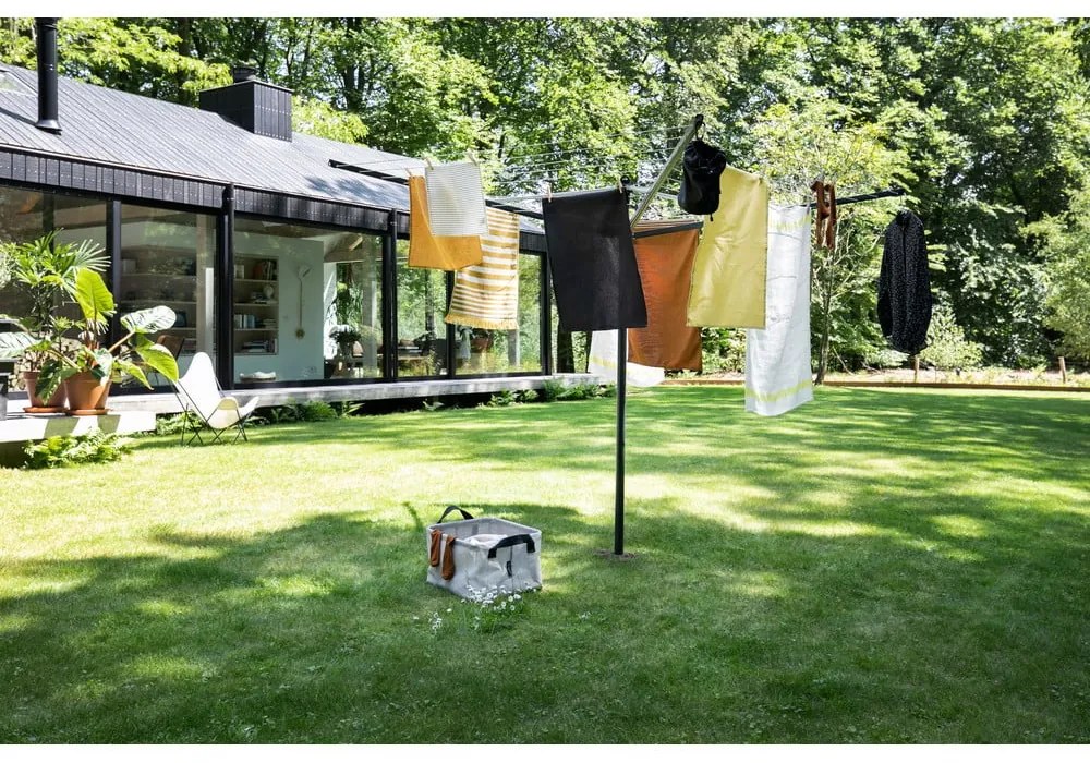 Antracitový vonkajší sušiak na bielizeň 50 m Lift-O-Matic – Brabantia