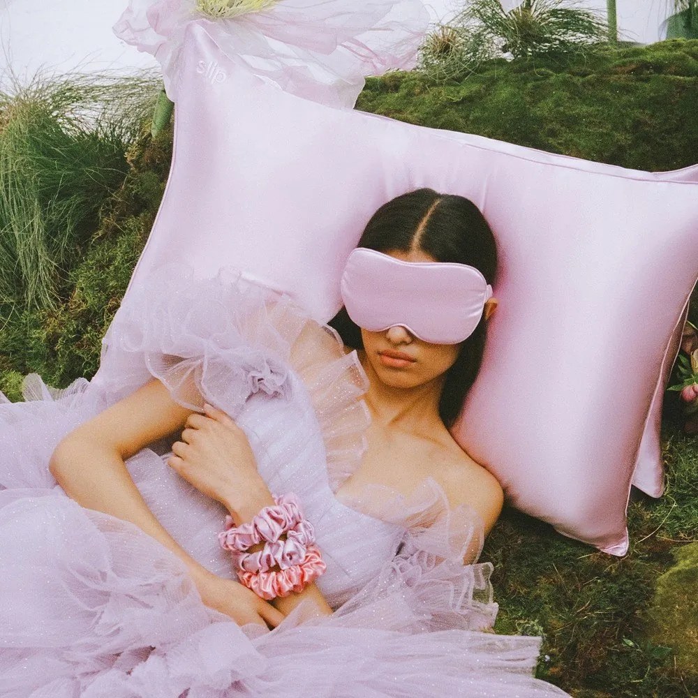 Hodvábna obliečka na vankúš 51x76 cm Wildflower – slip