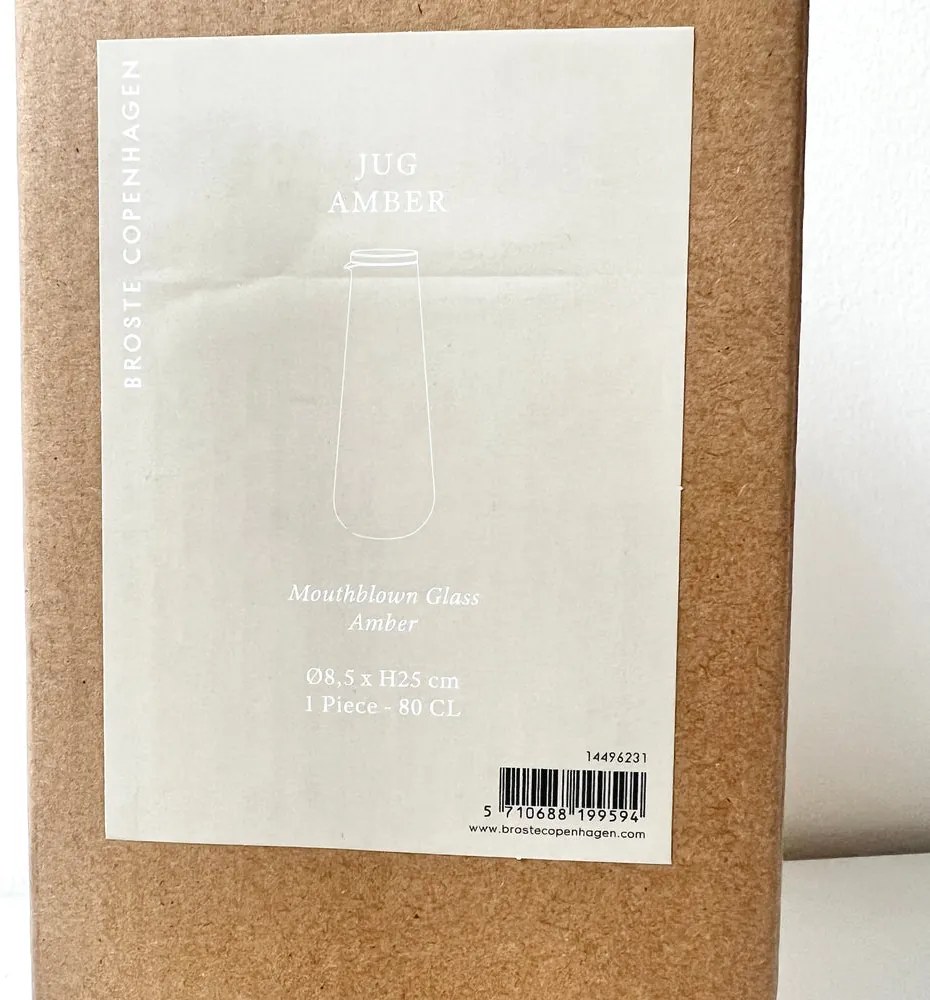 Broste Copenhagen Sklenená karafa s viečkom Amber 800ml