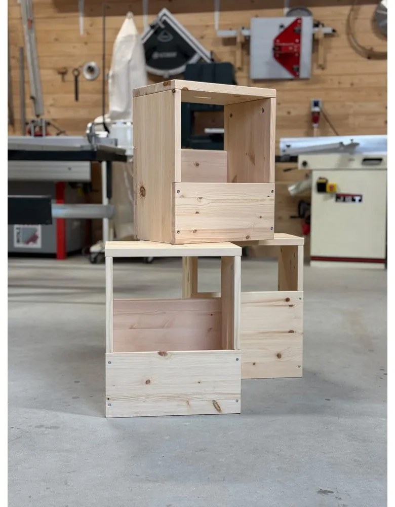 Nočný stolík z borovicového dreva v prírodnej farbe Grab It – Karup Design