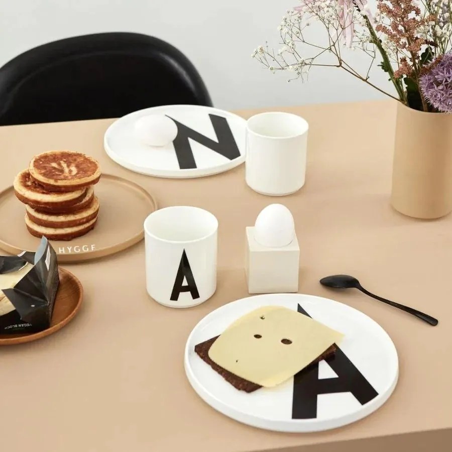 DESIGN LETTERS Porcelánový tanier Letters 20 cm W