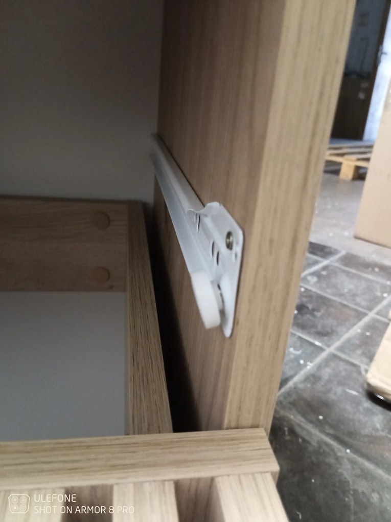 AKCIA Nočný stolík ENTSIAN 40x40cm, dub artisan II. akosť