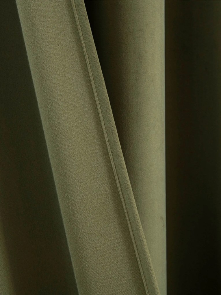 Zamatové zatemňovacie závesy Cesar olivové - 140 x 250 cm (2ks) - riasiaca stuha