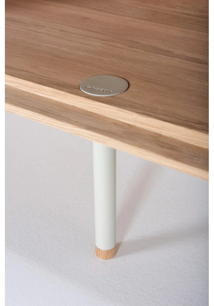 Nízka komoda z dubového dreva v bielo-prírodnej farbe 118x100 cm Fina – Gazzda