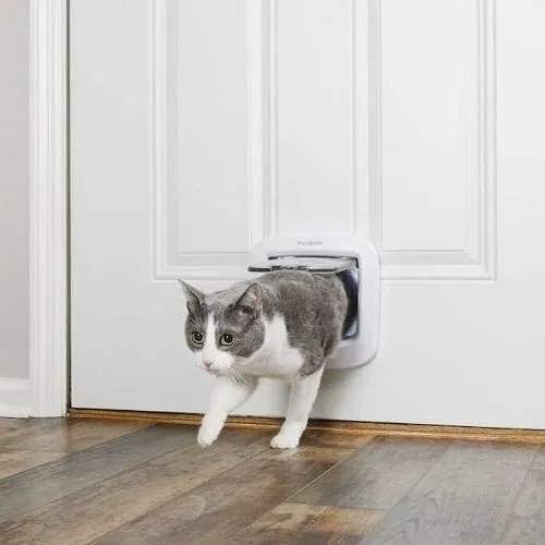 PetSafe® Manuálne dvierka pre mačky a psy DeLuxe biela